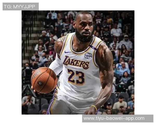 詹姆斯谈父亲与球队领袖角色平衡的挑战与智慧